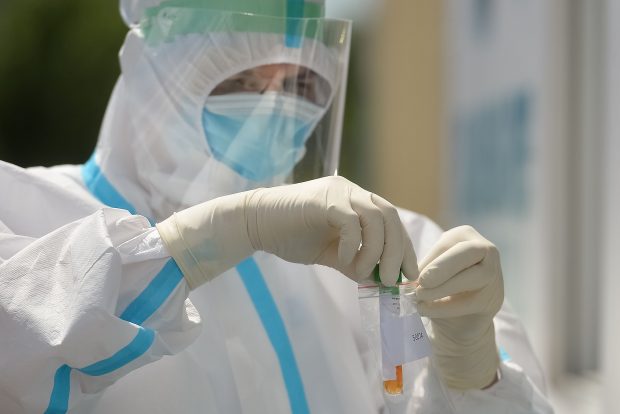 INSP, mesaj către DSP-uri: Recoltaţi probe de la cazurile COVID cu istoric de călătorie în ţările africane