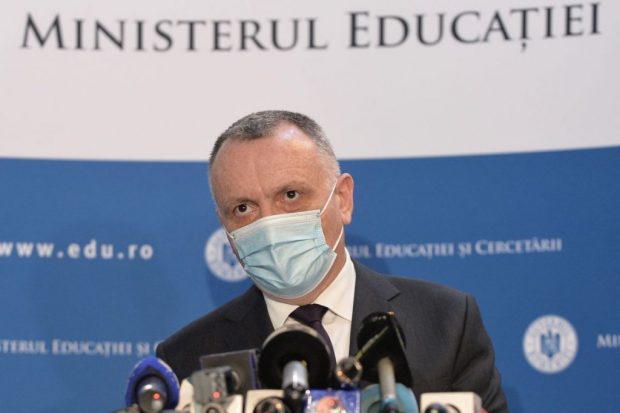 Sorin Cîmpeanu: Patru cadre didactice din judeţul Olt şi alte trei din Mehedinţi au murit după ce s-au infectat cu Covid