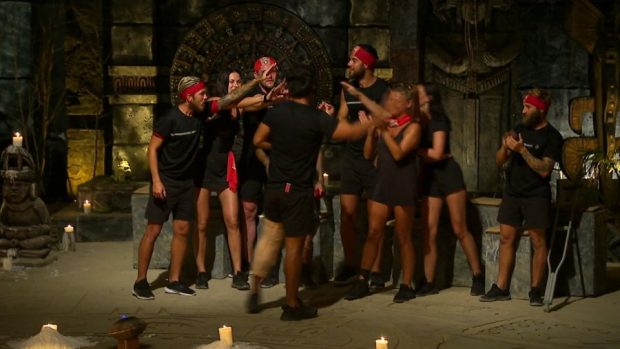 Imagine Stire Jador, eliminat de la „Survivor România” 2021. Medicul i-a interzis să mai continue competiția | 2review.ro