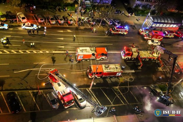 Noi imagini cu incendiul care a distrus cel mai mare restaurant Dristor Doner Kabap din București