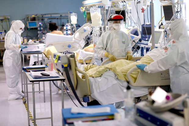 INSP: Aproape 90% din decesele provocate de COVID-19 săptămâna trecută și 70% din cazurile noi, la persoanele nevaccinate