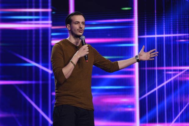 Imagine Stire „iUmor” sezonul 10 – Vlad Bieltz a fost trimis în finală. Reacția lui Mihai Bendeac | 2review.ro