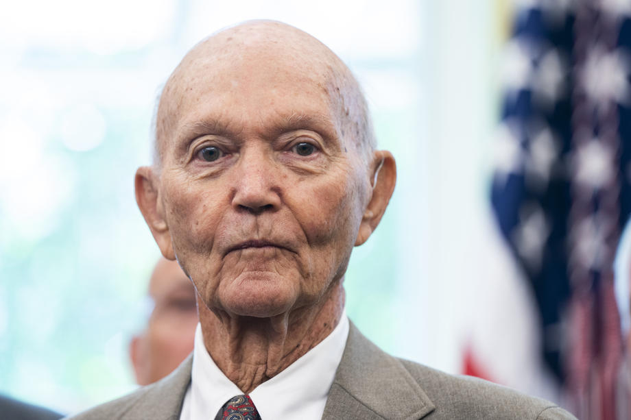 Astronautul Michael Collins, care a participat la misiunea Apollo 11, a murit
