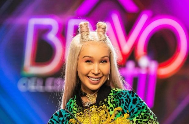 Imagine Stire Xonia se mută definitiv din România. Artista va locui alături de iubitul ei în America | 2review.ro