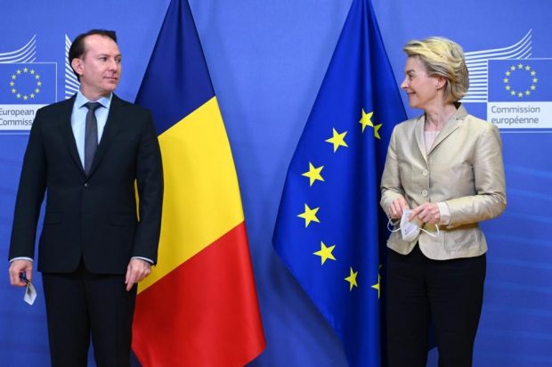 Contre între PNL, PSD și USR pe tema PNRR. Cîțu: Planul României nu mai poate fi renegociat cu Comisia Europeană