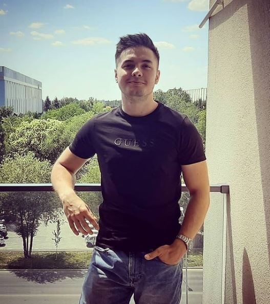 Povestea neștiută a lui Albert de la „Survivor România”. „Am pornit de jos, am fost și recepționer”