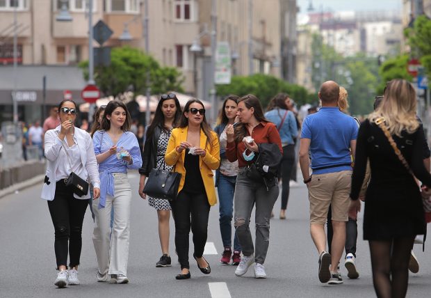 În timp ce PIB-ul a crescut cu 40%, din 2014 speranța de viață aproape a stagnat în România. Întrebările unui specialist