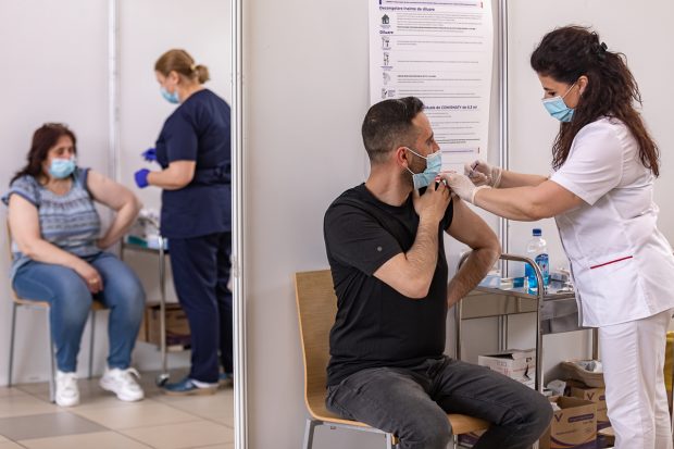 Sub 10.000 de persoane, vaccinate anti-COVID cu prima doză, în ultimele 24 de ore