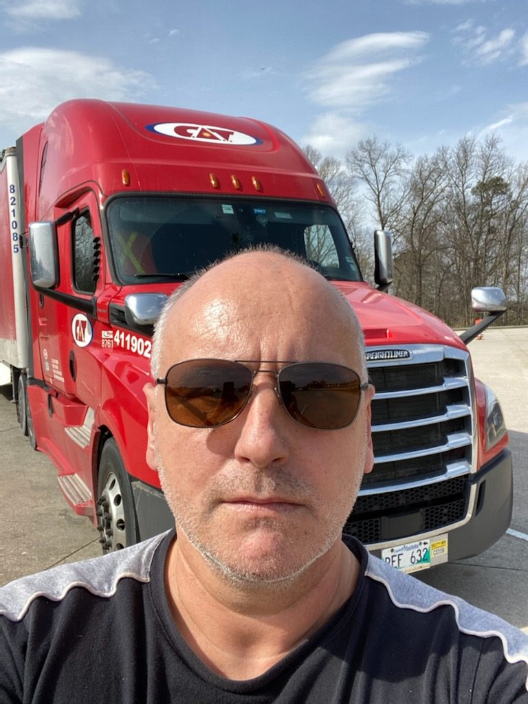 Șofer român declarat „Îngerul autostrăzii” în America de Nord: „Fața era acoperită de sânge!”