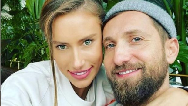 Imagine Stire Dani Oțil, luat la întrebări de Gabriela Prisăcariu. Reacția lui: „Cred că am divorțat” | 2review.ro