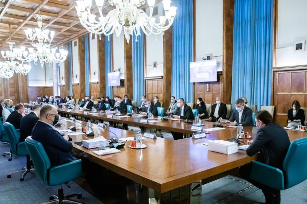 Anul dispărut 2021: de ce nu liderii de azi, nu Ceaușescu, ci Carol I se poate numi lider al unei țări