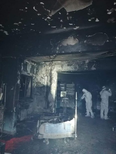 Raport final în cazul incendiului de la spitalul din Piatra Neamț, în urma căruia au murit zece pacienți. Focul a pornit de la o candelă aflată la căpătâiul unui bolnav