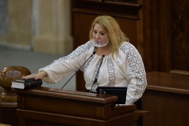 Diana Șoșoacă, amendată cu 5.000 de lei de CNCD, după ce l-a trimis pe Arafat „în țara lui de baștină”
