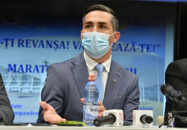Valeriu Gheorghiţă, mulțumiri lui Klaus Iohannis la un an de când coordonează campania de vaccinare