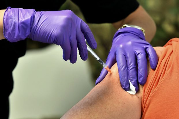 Peste 73.000 de persoane, vaccinate în ultimele 24 de ore, dintre care 39.000 cu prima doză