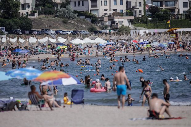 Cum va fi vremea în minivacanța de Sfânta Maria. Anunțul meteorologilor pentru cei care merg la mare sau la munte