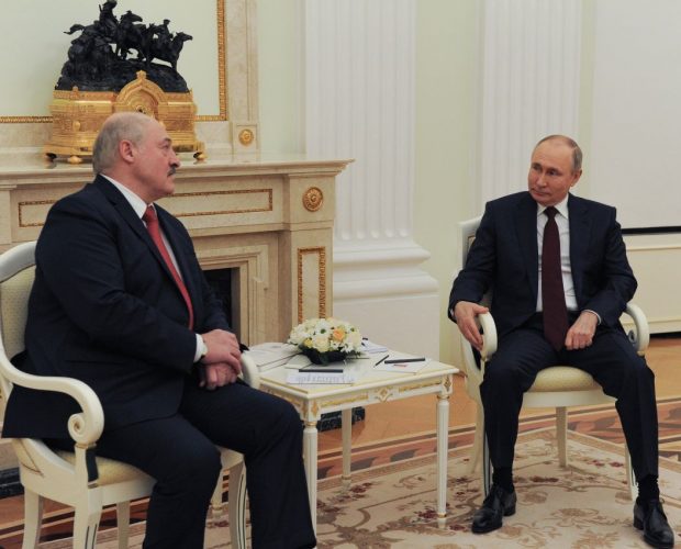 Lukașenko susține că Putin e „complet sănătos la cap” și „într-o formă mai bună ca niciodată”