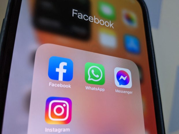 Cum deblochezi o persoană pe Facebook, pe Instagram și pe WhatsApp