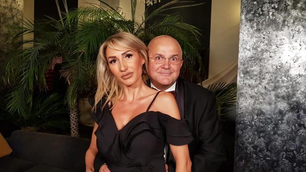 Imagine Stire Detalii neștiute din familia lui Axinte. Ce sacrificii face soția, femeia pe care actorul o iubește de 20 de ani | 2review.ro