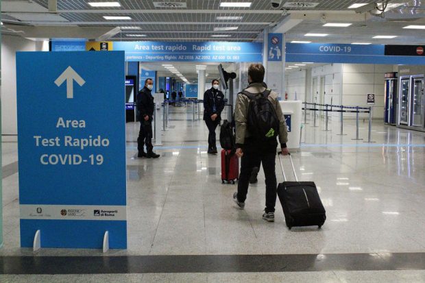 Un oficial din domeniul sănătății din Italia cere carantină pentru români și bulgari la sosirea în țară