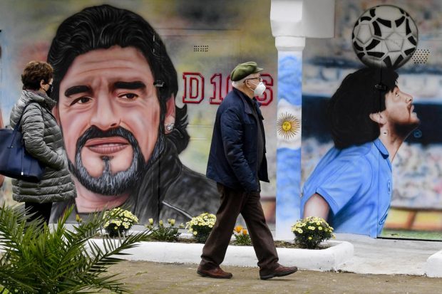 Mai mulți medici și infirmieri, judecaţi în Argentina pentru omor din culpă în cazul Maradona