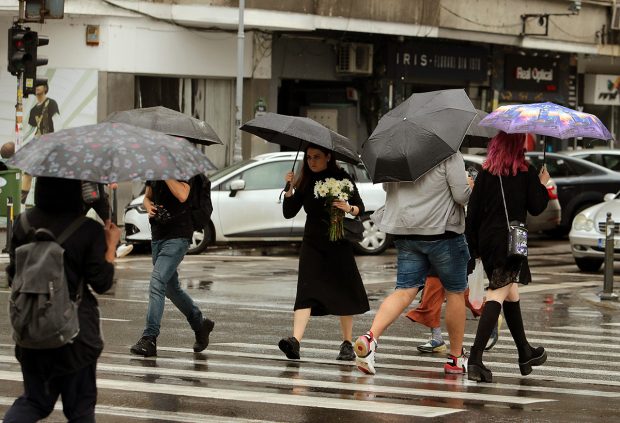 Rata de infectare din Bucureşti se apropie de pragul de 6 la mie, când vor fi introduse noi restricţii
