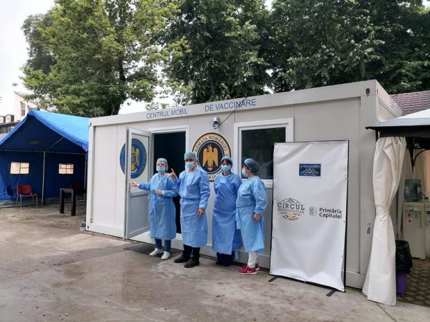 Numărul persoanelor vaccinate anti-COVID a scăzut la jumătate față de acum două zile