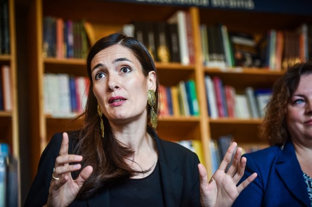 Soţul lui Clotilde Armand, acuzaţii despre cartea de matematică din CV-ul lui Sorin Grindeanu. Reacția ministrului transporturilor