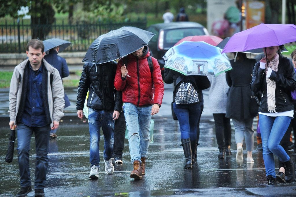 Cod Galben De Ploi și Grindină în Acest Weekend Pentru Mai Multe Județe Din țară - Vimarsana News