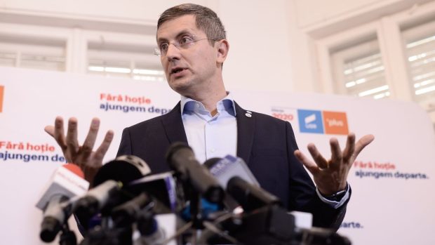Dan Barna denunță acțiunile PSD și AUR: „Guvernarea riscă viitorul României prin moțiunea de cenzură”