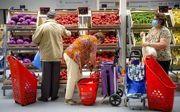 INS: Rata anuală a inflaţiei a ajuns la 7,8%. Cu cât s-au scumpit alimentele față de anul trecut