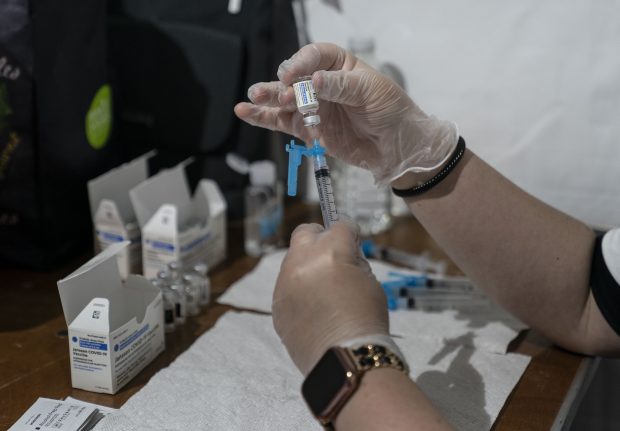 Rezultatele unui studiu efectuat cu datele de la 168 de milioane de oameni vaccinați anti-COVID. Cât timp oferă protecție vaccinul Johnson&Johnson