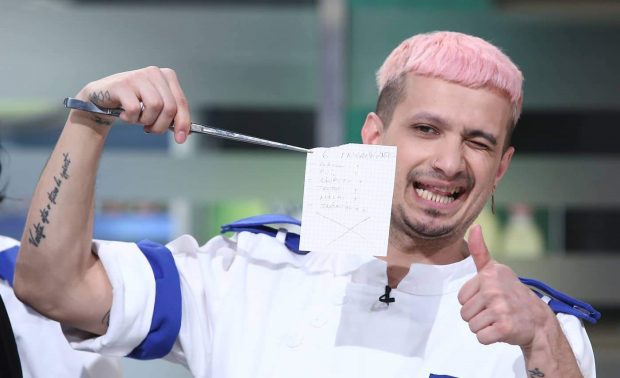 Imagine Stire Reacția lui Keed după ce s-au desemnat finaliștii „Chefi la cuțite” 2021. „Sunt mirat că încă există rasism la nivelul ăsta” | 2review.ro