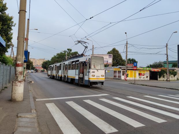 Tânără prinsă sub tramvai, în București. Circulația garniturilor în zona Calea Ferentari, blocată câteva ore