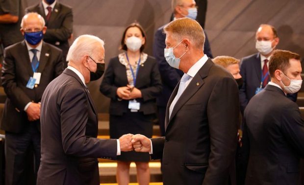 Klaus Iohannis și Nicolae Ciucă merg la summitul de la Bruxelles la care participă și Joe Biden