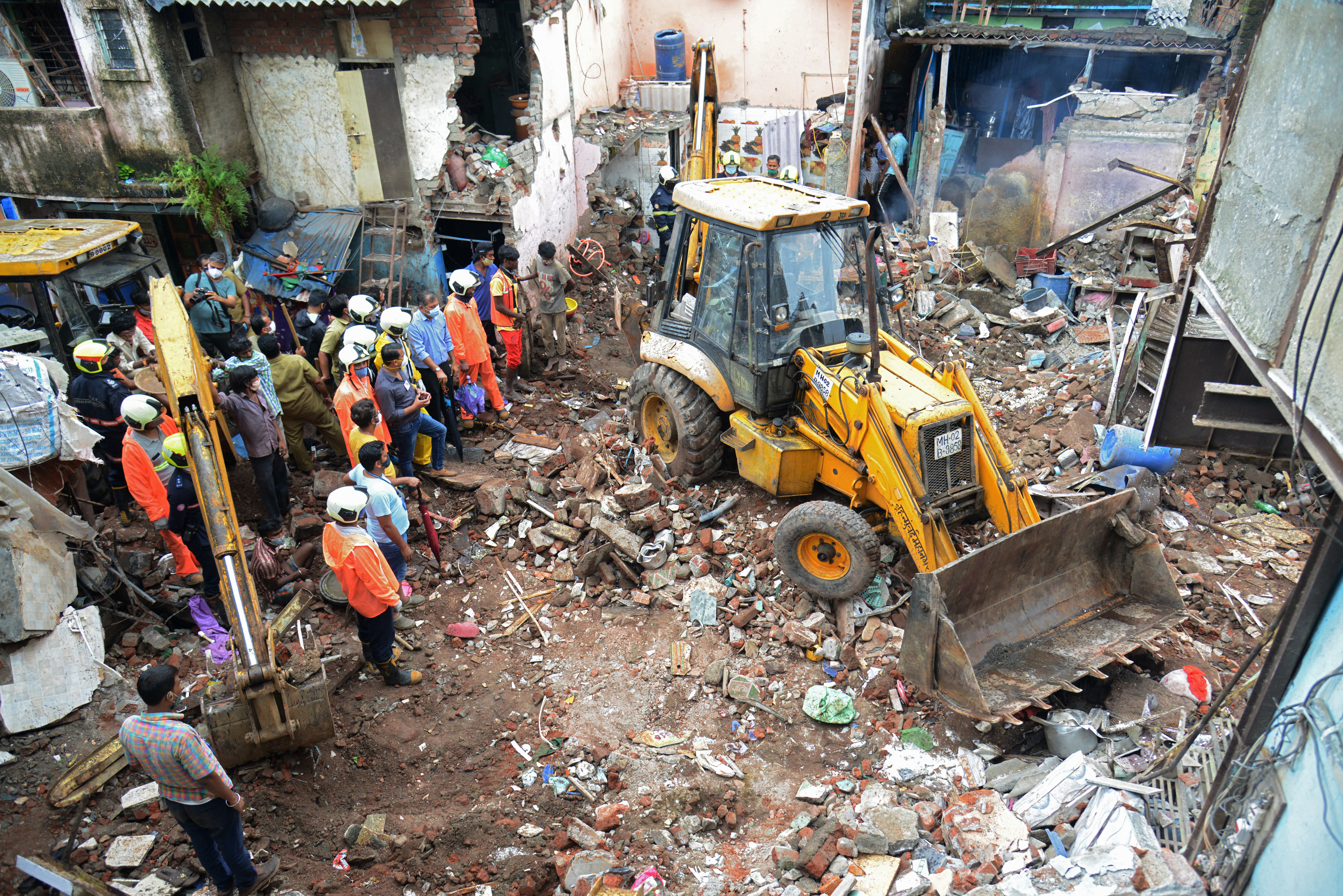 O Clădire Cu Trei Etaje S-a Prăbușit în Mumbai. Cel Puțin 11 Morți, Printre Care 8 Copii O-clădire-cu-trei-etaje-s-a-prăbușit-în-orașul-indian-Mumbai - Vimarsana News