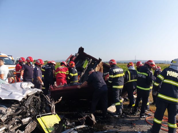 Accident cumplit pe DN 2, în județul Bacău: 7 morți, între care și doi copii. O victimă, transportată la București