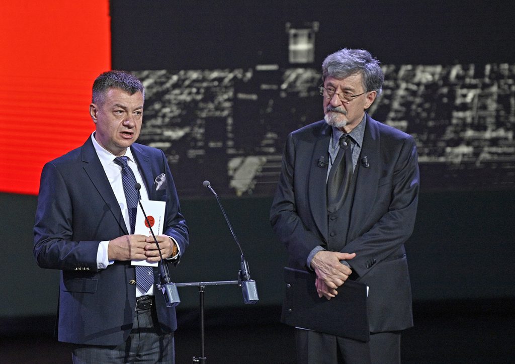 Cum i-a periat și lustruit Ion Caramitru pe finanțatorii și sponsorii Galei UNITER