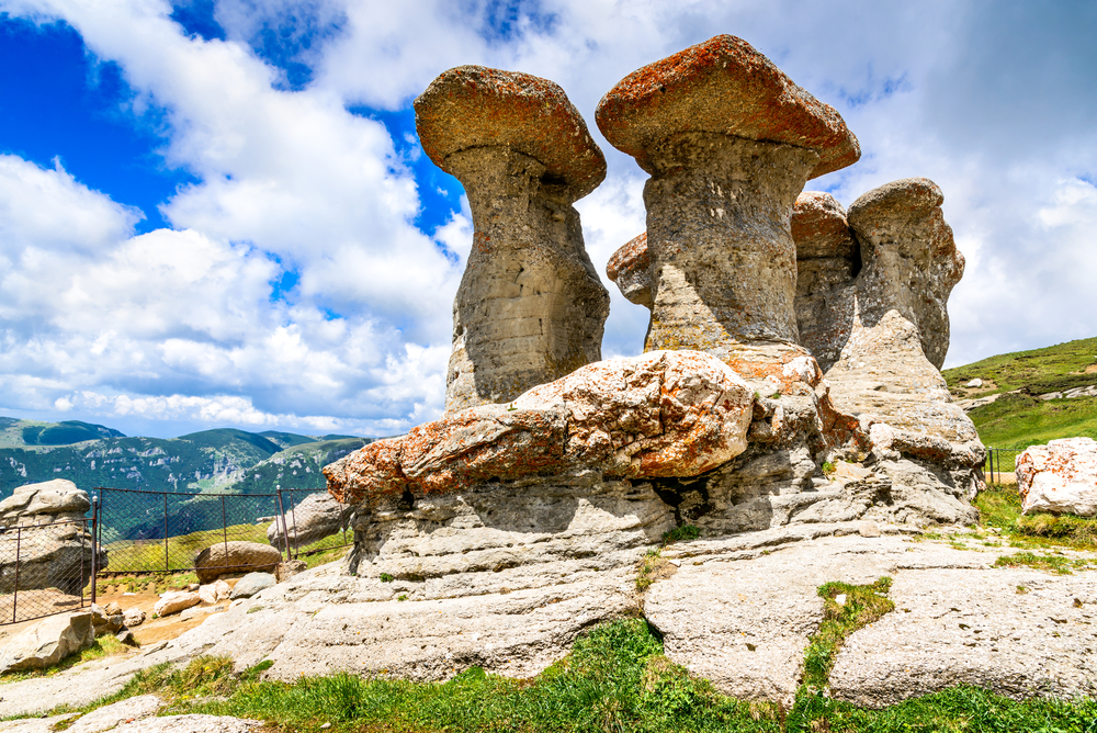 Obiective turistice in zona Padina - Babele