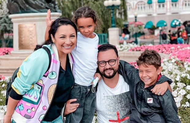 Familia Măruță, în vacanță la Disneyland Paris. Cum s-au costumat Andra și fiica Eva