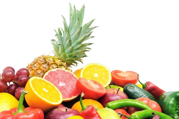 Ce să mănânci vara. Trei tipuri de alimente care nu trebuie să lipsească din dieta ta