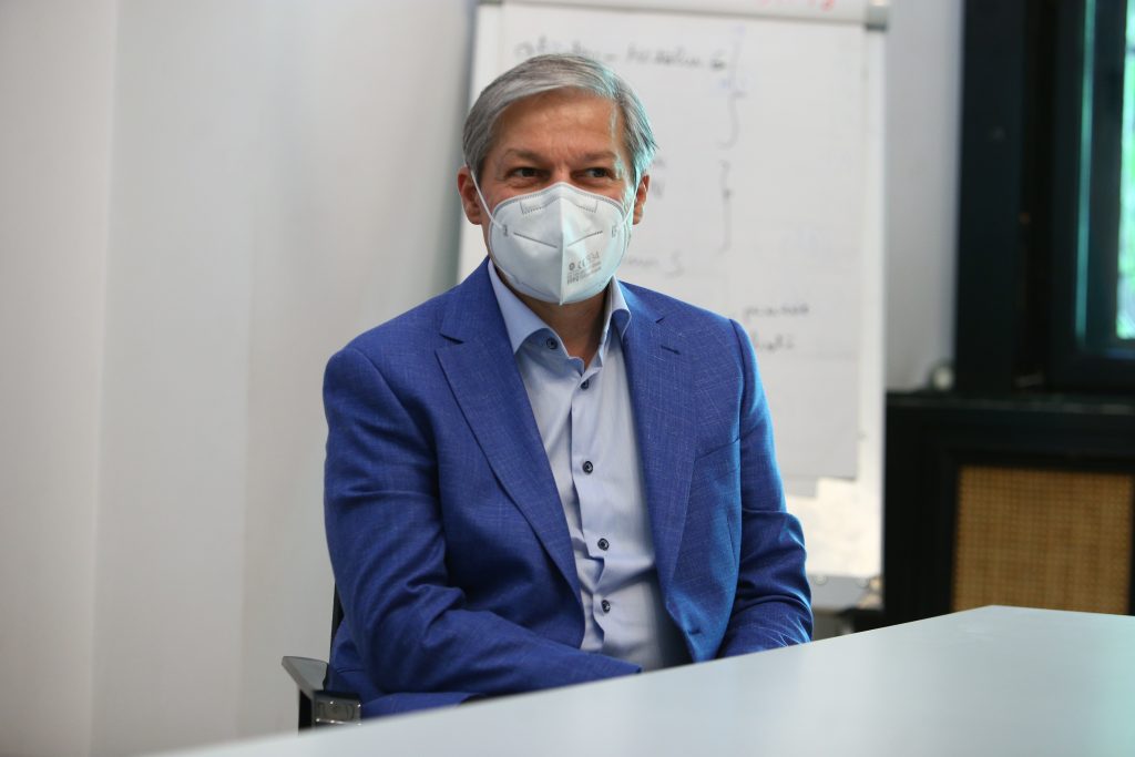 Interviu Dacian Cioloș S A Vaccinat Face Yoga Ca Să Se Adune și Intră In Cursa Pentru șefia Usr Plus Deși Nu Prea Iși Dorea Eu Nu Mă Agăț De O Funcție