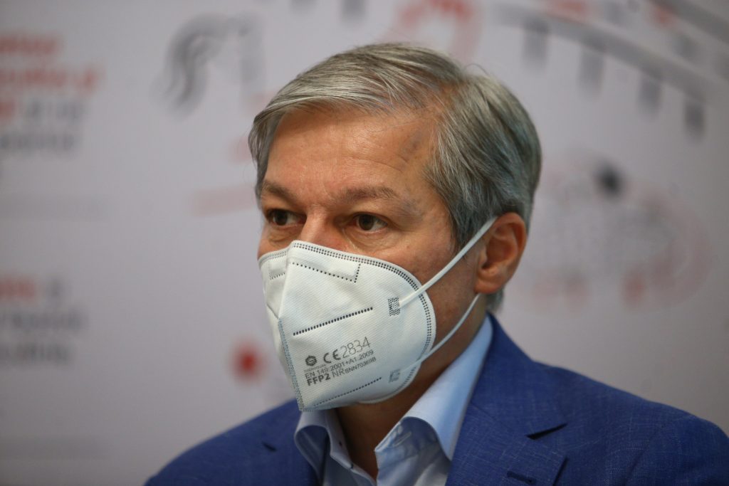 INTERVIU | Dacian Cioloș s-a vaccinat, face yoga „ca să se adune” și intră în cursa pentru șefia USR-PLUS, deși nu prea își dorea: „Eu nu mă agăț de o funcție”