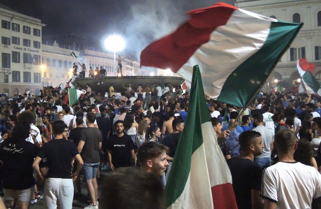 Bucurie de nedescris pe străzile Italiei, după victoria din finala Euro 2020. Imagini memorabile cu fanii italieni