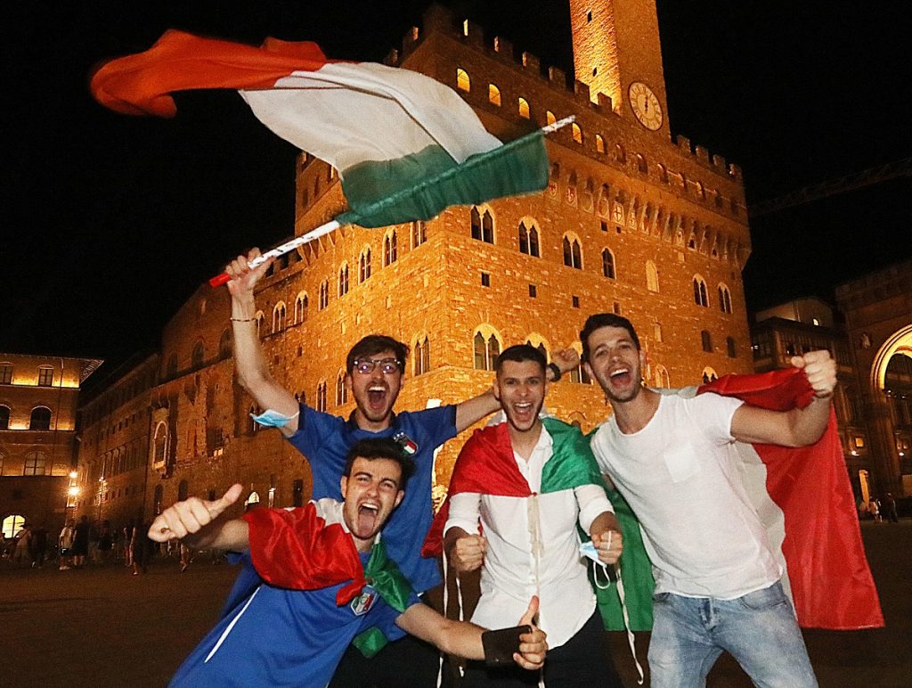 Bucurie de nedescris pe străzile Italiei, după victoria din finala Euro 2020. Imagini memorabile cu fanii italieni