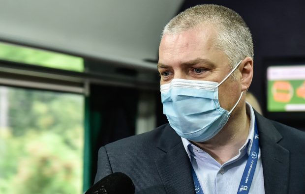 Ovidiu Vizante, directorul care trimitea jurnaliștii să rezolve situația trenurilor blocate în câmp, a demisionat de la șefia CFR Călători