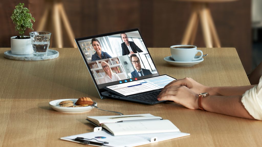 (Publicitate) Concurs 10 ani de ZenBook: sărbătorește inovația împreună cu ASUS