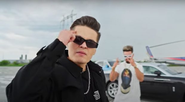 Selly și Dorian Popa, videoclip nou printre mașini de lux. Au avut chiar și un elicopter la dispoziție