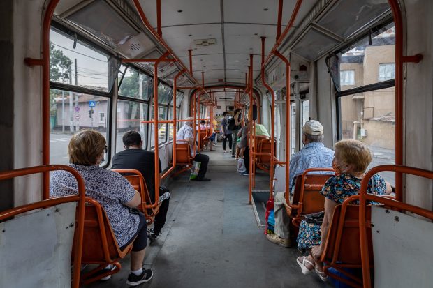 80 de autobuze și tramvaie din București, retrase din circulație de ANPC. „Este totul vechi! Dar de ce este şi murdar?”