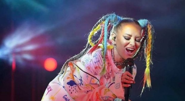 Imagine Stire Delia, deranjată de întrebările fanilor. Ce o nemulțumește pe artistă. „S-a întâmplat ceva? Care e problema?” | 2review.ro